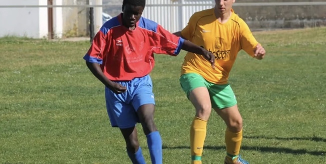 Espagne : La belle initiative de la commune de MuxÃa pour rendre hommage au jeune footballeur sénégalais Abdoulaye Fall Seck, décédé en plein match en 2016 Espagne : La belle initiative de la commune de MuxÃa pour rendre hommage au jeune footballeur sénégalais Abdoulaye Fall Seck, décédé en plein match en 2016