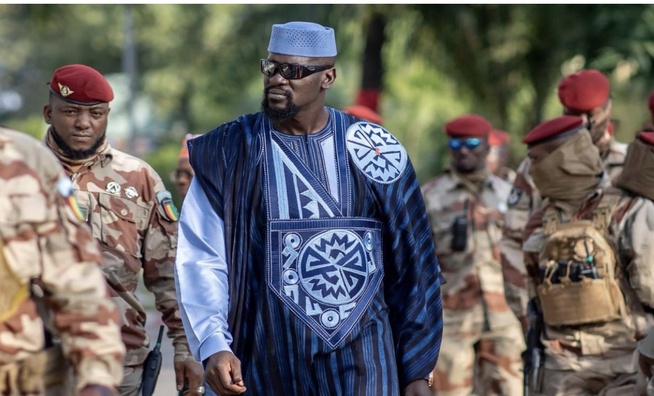 Pas un centimètre de notre terre ! " : Mamadi Doumbouya déploie l'armée face au Libéria et à la Sierra Leone Pas un centimètre de notre terre ! " : Mamadi Doumbouya déploie l'armée face au Libéria et à la Sierra Leone