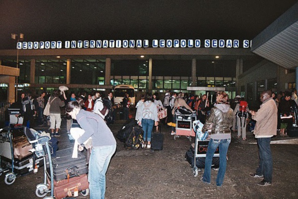 Activités aéroportuaires : Le nombre de passagers enregistrés à l’aéroport de Dakar augmente de 8.064 en mars 2016 Activités aéroportuaires : Le nombre de passagers enregistrés à l’aéroport de Dakar augmente de 8.064 en mars 2016