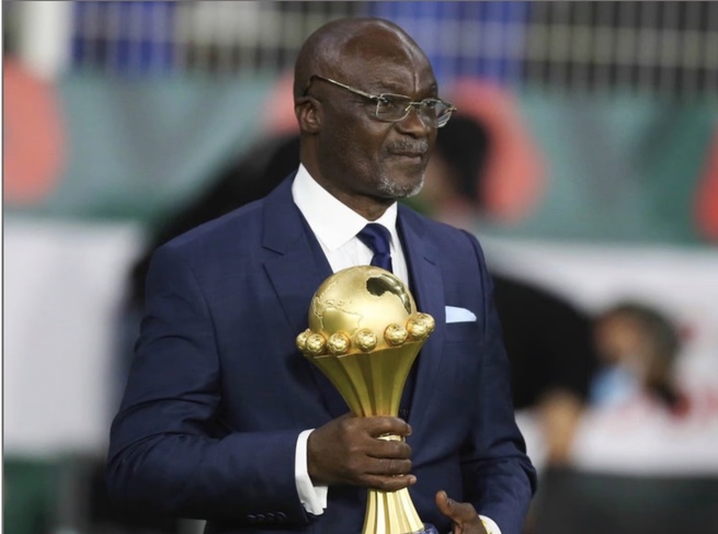 Trophée retiré au Sénégal : La colère de Roger Milla Trophée retiré au Sénégal : La colère de Roger Milla
