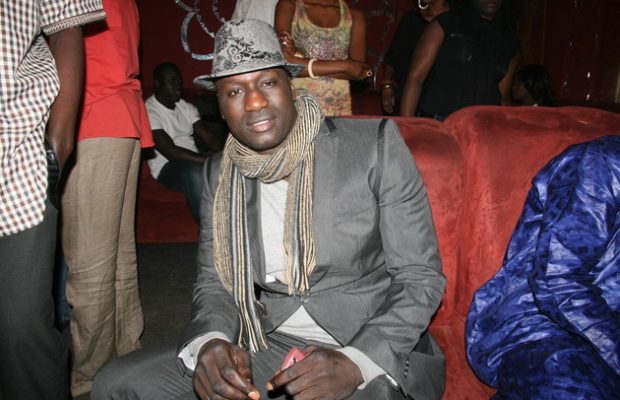 Grave Révélation de Yves Niang: « Des artistes offrent des billets aux fans pour remplir …. Grave Révélation de Yves Niang: « Des artistes offrent des billets aux fans pour remplir ….
