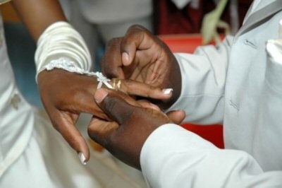 Escroquerie au mariage : Un émigré réclame 10 millions à son épouse pour… Escroquerie au mariage : Un émigré réclame 10 millions à son épouse pour…