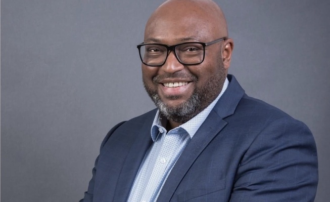 Réélection de Lamine Naham : Le parcours incroyable du petit-fils d'El Hadj Malick Sy devenu maire en France