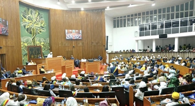 Assemblée nationale : travaux parlementaires suspendus, ce qui a tout stoppé Assemblée nationale : travaux parlementaires suspendus, ce qui a tout stoppé