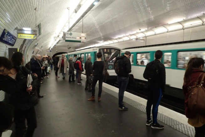 Le syndicat des transports publics parisiens appelle à la grève pendant l'Euro Le syndicat des transports publics parisiens appelle à la grève pendant l'Euro