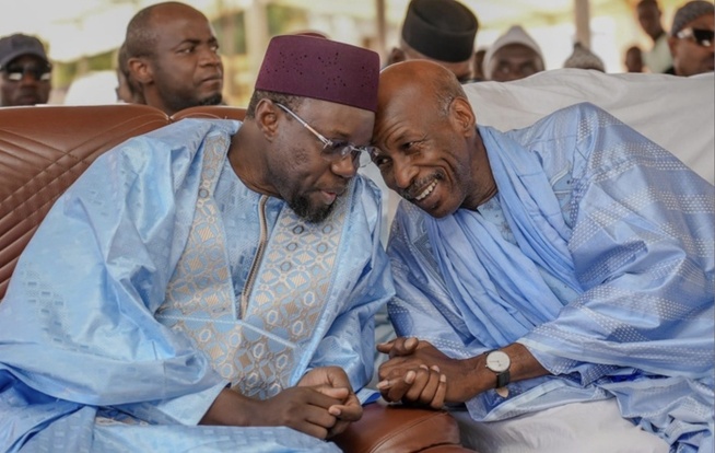 Guéoul : Ousmane Sonko présente les condoléances de l’État après le décès du Khalife Cherif Beuh Aïdara Guéoul : Ousmane Sonko présente les condoléances de l’État après le décès du Khalife Cherif Beuh Aïdara