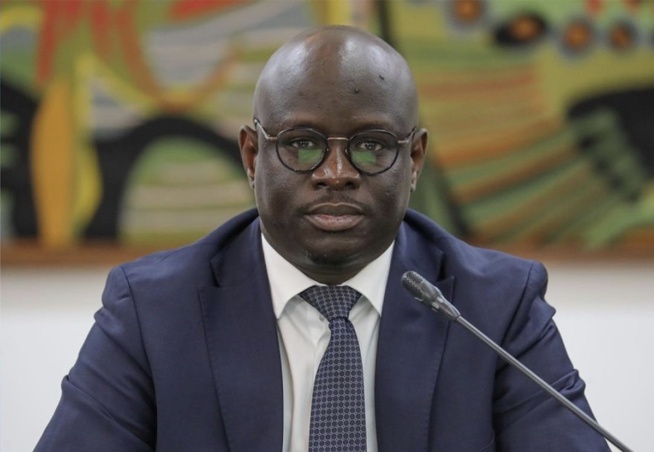 Suivez la déclaration du Ministre Cheikh Diba Suivez la déclaration du Ministre Cheikh Diba