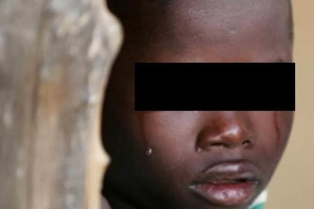 Belgique : une Africaine met du piment entre les fesses de son enfant pour le punir Belgique : une Africaine met du piment entre les fesses de son enfant pour le punir