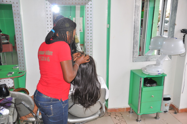 Spéciale promotion Bercy avec Waly Seck: Neymane Coiffure de Dakar se déplace à Paris pour assurer vos coiffures et soins à domicile appelez vite le 0751267771. Spéciale promotion Bercy avec Waly Seck: Neymane Coiffure de Dakar se déplace à Paris pour assurer vos coiffures et soins à domicile appelez vite le 0751267771.