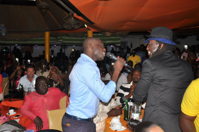 Anniversaire, le chanteur Sénégalais de Montréal Elage Diouf explose le Just 4 u avec comme guest star Pape Diouf. Regardez.