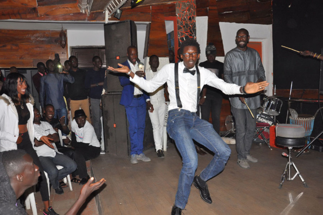Anniversaire, le chanteur Sénégalais de Montréal Elage Diouf explose le Just 4 u avec comme guest star Pape Diouf. Regardez.