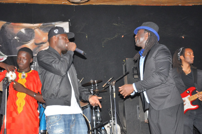 Anniversaire, le chanteur Sénégalais de Montréal Elage Diouf explose le Just 4 u avec comme guest star Pape Diouf. Regardez.