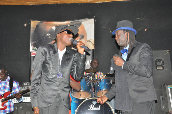 Anniversaire, le chanteur Sénégalais de Montréal Elage Diouf explose le Just 4 u avec comme guest star Pape Diouf. Regardez.