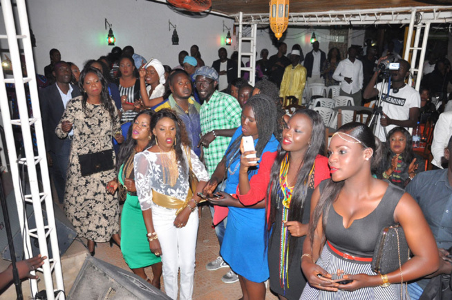 Anniversaire, le chanteur Sénégalais de Montréal Elage Diouf explose le Just 4 u avec comme guest star Pape Diouf. Regardez. Anniversaire, le chanteur Sénégalais de Montréal Elage Diouf explose le Just 4 u avec comme guest star Pape Diouf. Regardez.