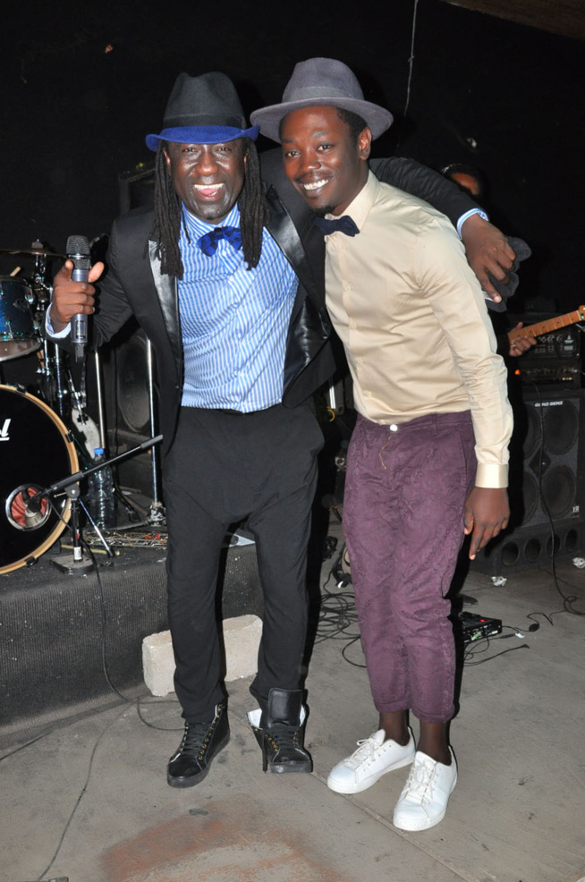 Anniversaire, le chanteur Sénégalais de Montréal Elage Diouf explose le Just 4 u avec comme guest star Pape Diouf. Regardez.