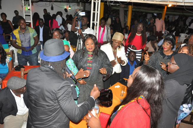 Anniversaire, le chanteur Sénégalais de Montréal Elage Diouf explose le Just 4 u avec comme guest star Pape Diouf. Regardez.