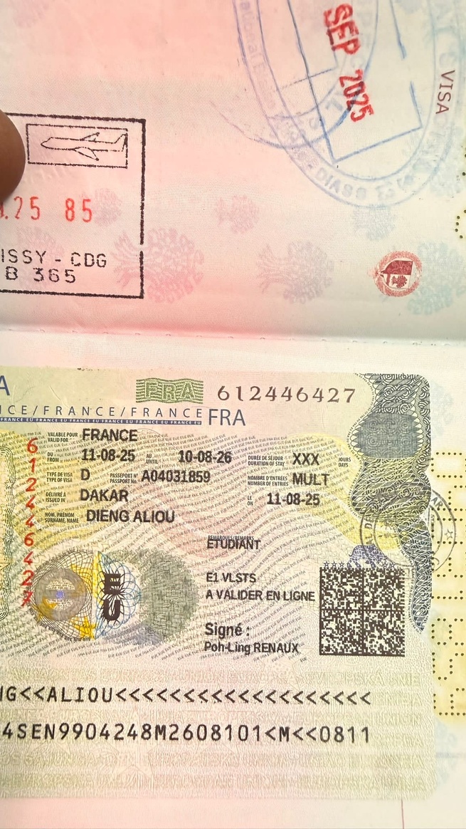 Documents retrouvés du jeune étudiants Sénégalais Aliou Dieng à Paris merci de prendre contact au 69 Boulevard Strasbourg 75010 Paris