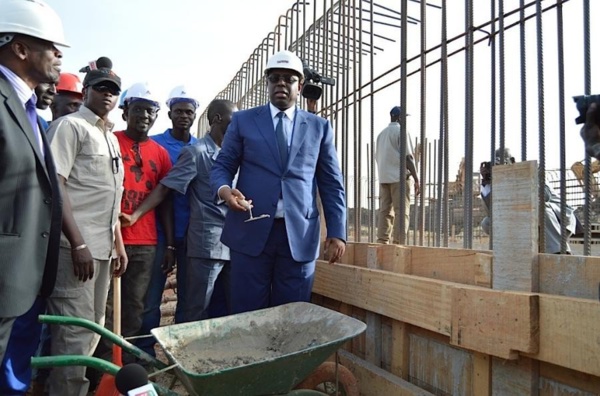 Macky Sall sur les chantiers de Diamniadio : “Nous avons une ambition d’émergence, donc, il faut accélérer” Macky Sall sur les chantiers de Diamniadio : “Nous avons une ambition d’émergence, donc, il faut accélérer”