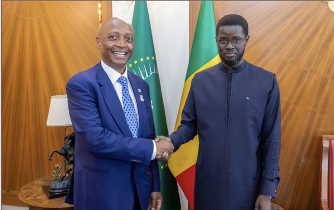 Audience au Palais: Bassirou Diomaye Diakhar Faye échange avec Patrice Motsepe sur la situation du football africain Audience au Palais: Bassirou Diomaye Diakhar Faye échange avec Patrice Motsepe sur la situation du football africain