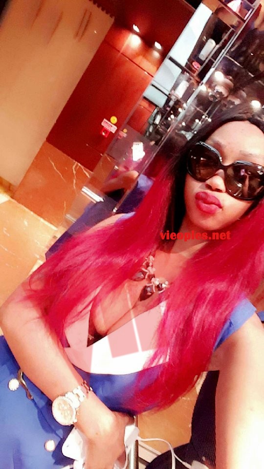 La vidéo girl Khadija Choupi en lune de miel avec son Elou Dramé. La vidéo girl Khadija Choupi en lune de miel avec son Elou Dramé.