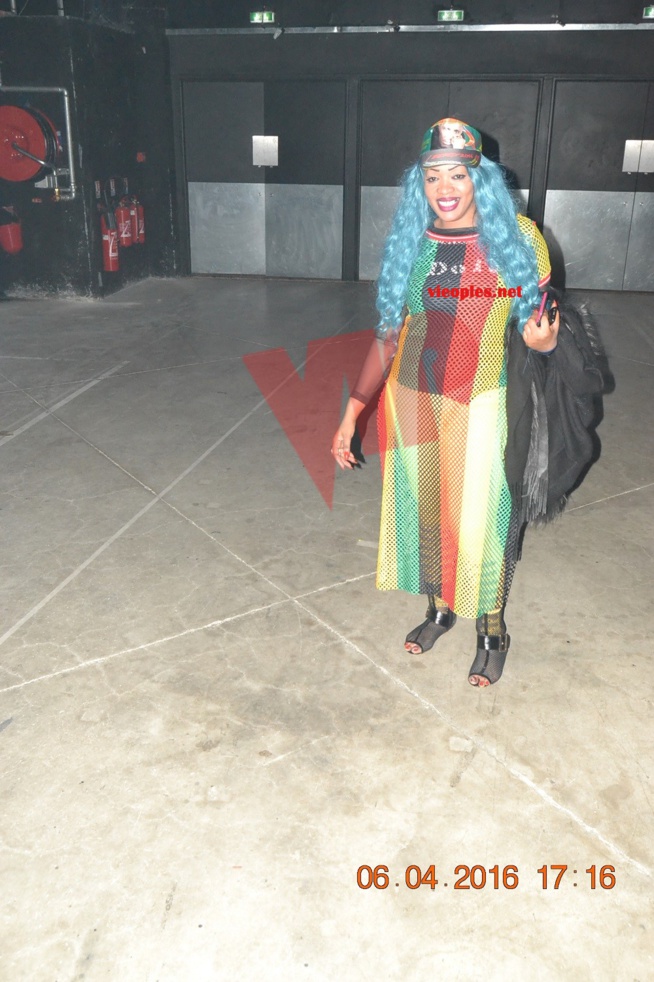 Aprés Viviane, Oumou Sow arbore la robe filet de Rihana.