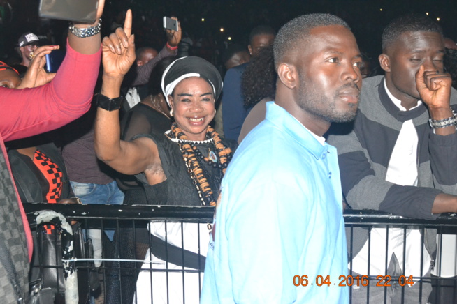 Video: Waly Seck réussi son paris à Bercy avec Sen Art Vision et Vouzenou, le palais omnisports de Bercy atteint les 9600 places à 22h 46. regardez Video: Waly Seck réussi son paris à Bercy avec Sen Art Vision et Vouzenou, le palais omnisports de Bercy atteint les 9600 places à 22h 46. regardez