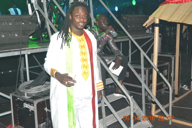 Video: Waly Seck réussi son paris à Bercy avec Sen Art Vision et Vouzenou, le palais omnisports de Bercy atteint les 9600 places à 22h 46. regardez Video: Waly Seck réussi son paris à Bercy avec Sen Art Vision et Vouzenou, le palais omnisports de Bercy atteint les 9600 places à 22h 46. regardez