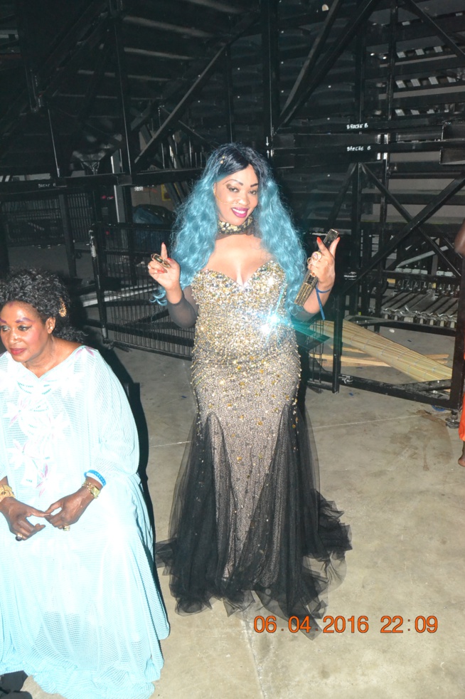 Video: Waly Seck réussi son paris à Bercy avec Sen Art Vision et Vouzenou, le palais omnisports de Bercy atteint les 9600 places à 22h 46. regardez Video: Waly Seck réussi son paris à Bercy avec Sen Art Vision et Vouzenou, le palais omnisports de Bercy atteint les 9600 places à 22h 46. regardez