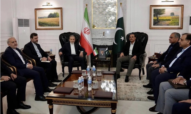 Les émissaires américains attendus au Pakistan, sans garantie de rencontre avec le négociateur iranien Les émissaires américains attendus au Pakistan, sans garantie de rencontre avec le négociateur iranien