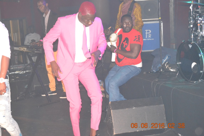 Lendemain Bercy Wally Seck rechauffe son public au Dock Haussman. Lendemain Bercy Wally Seck rechauffe son public au Dock Haussman.