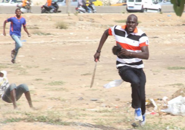 Violence dans l’arène : cinq individus en possession d’armes blanches arrêtés autour du stade Iba Mar Diop Violence dans l’arène : cinq individus en possession d’armes blanches arrêtés autour du stade Iba Mar Diop