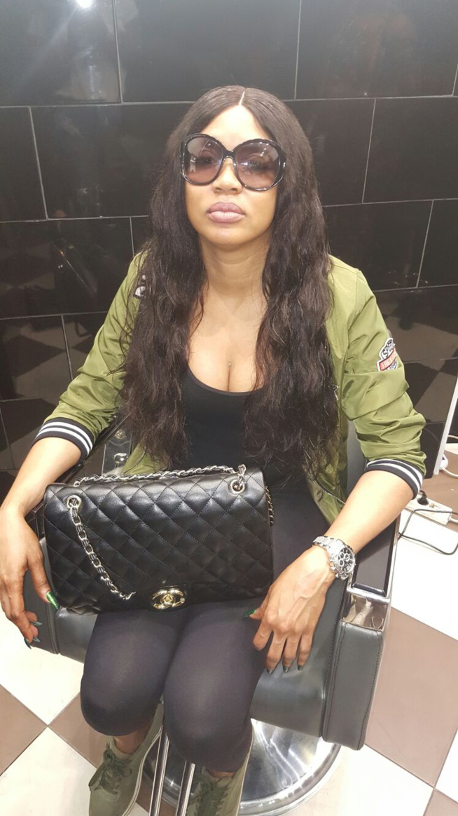 Colé Faye en mode Perruque Brésilienne Closure confectionnée par Taco Affro la coiffeuse des VIP et STAR.