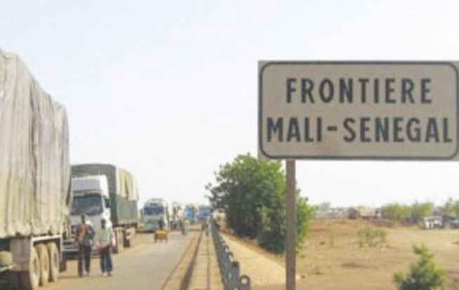 Dakar - Bamako : la route qui pèse sur le commerce de toute une région Dakar - Bamako : la route qui pèse sur le commerce de toute une région