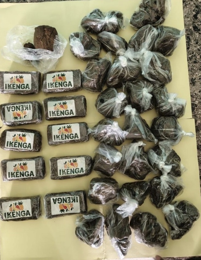 Karang : 3,5 kg de haschich saisis par les Douanes pour une valeur de 17,5 millions FCFA Karang : 3,5 kg de haschich saisis par les Douanes pour une valeur de 17,5 millions FCFA