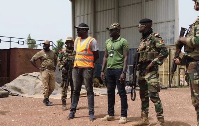 Guerre contre la contrebande : le 34e Bataillon et la Douane nettoient l'axe transfrontalier de Kédougou Guerre contre la contrebande : le 34e Bataillon et la Douane nettoient l'axe transfrontalier de Kédougou