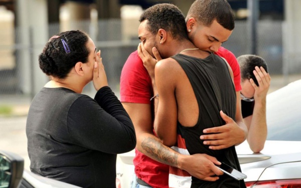 Etats-Unis: La fusillade d'Orlando fait 50 morts, le tireur identifié Etats-Unis: La fusillade d'Orlando fait 50 morts, le tireur identifié