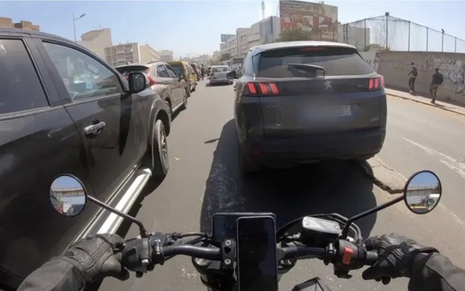 Sabotage de pneu, vol par ruse et course-poursuite : comment un braquage a été déjoué en plein cœur de Dakar Sabotage de pneu, vol par ruse et course-poursuite : comment un braquage a été déjoué en plein cœur de Dakar