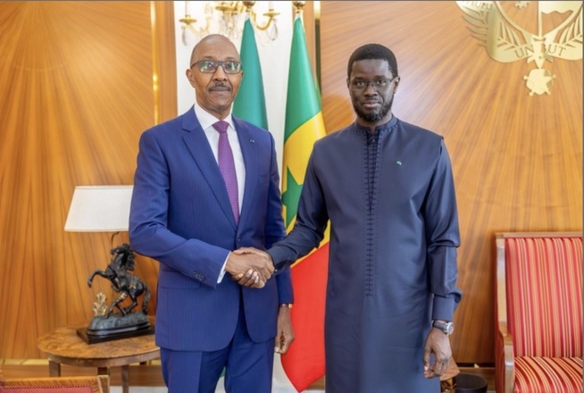 République : Au Palais présidentiel, le Président Bassirou Diomaye Faye lance le dialogue national avec quatre anciens Premiers ministres