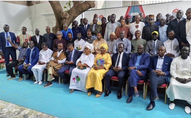 Libération des supporters sénégalais : La mouvance présidentielle magnifie le leadership international du chef de l'État Libération des supporters sénégalais : La mouvance présidentielle magnifie le leadership international du chef de l'État