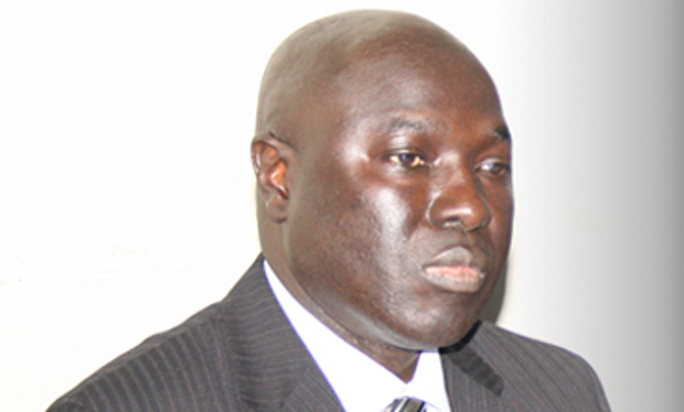 Plainte contre Arona Coumba Ndoffene Diouf : Le ministre conseiller accusé d’avoir violenté une cliente Plainte contre Arona Coumba Ndoffene Diouf : Le ministre conseiller accusé d’avoir violenté une cliente
