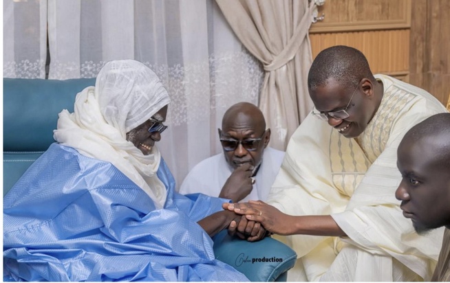 Visite : Le premier ministre Al Aminou Lô à Touba Visite : Le premier ministre Al Aminou Lô à Touba