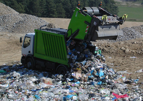 UCG: Près de 2000 tonnes de déchets collectées chaque jour à Dakar UCG: Près de 2000 tonnes de déchets collectées chaque jour à Dakar