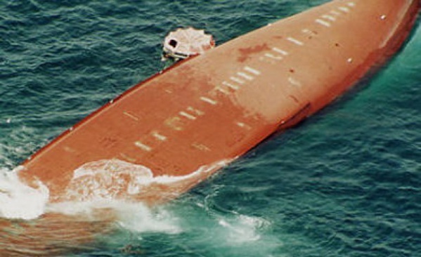 Naufrage du bateau "Le Joola" : les responsables totalement blanchis Naufrage du bateau "Le Joola" : les responsables totalement blanchis