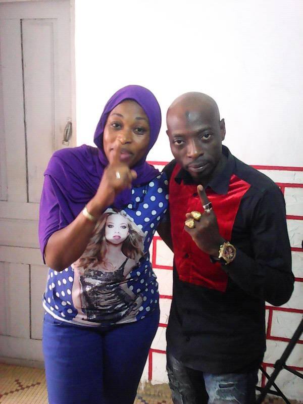 La comédienne Maya de "ndogo li avec Walf Tv en pleine tournage en Cote d'Ivoire. La comédienne Maya de "ndogo li avec Walf Tv en pleine tournage en Cote d'Ivoire.