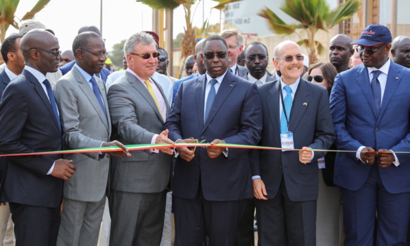 Le Dg de la Senelec Makhtar Cissé et les agents félicités par le président de la République Le Dg de la Senelec Makhtar Cissé et les agents félicités par le président de la République