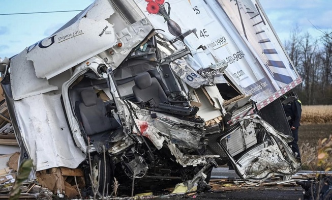 Fandène : Un choc entre un camion et un particulier fait 2 morts et 5 blessés graves Fandène : Un choc entre un camion et un particulier fait 2 morts et 5 blessés graves