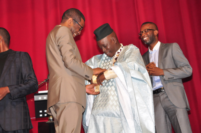 Vidéo: Youssou Ndour, Bouba Ndour, Pape Cheikh Diallo, RFM et TFM Kouthia déballe grave. Regardez Vidéo: Youssou Ndour, Bouba Ndour, Pape Cheikh Diallo, RFM et TFM Kouthia déballe grave. Regardez