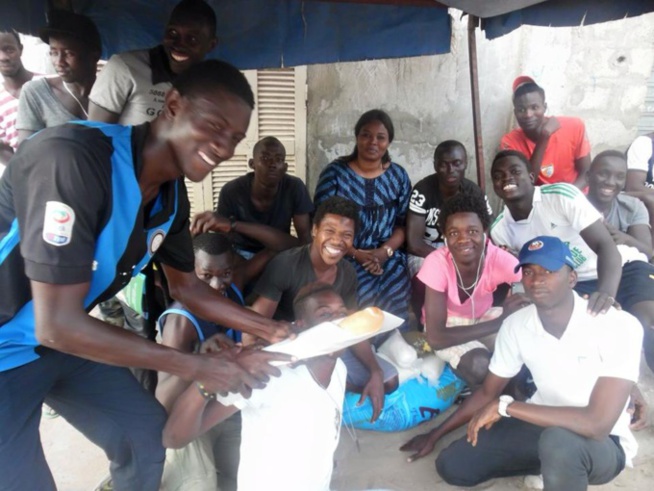 GRAND-YOFF : La présidente de l’UDES/R, Fatoumata Niang, s’investit dans le social GRAND-YOFF : La présidente de l’UDES/R, Fatoumata Niang, s’investit dans le social