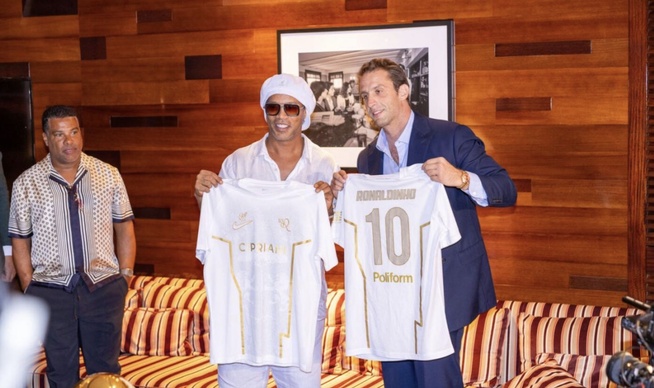 Ronaldinho sort de sa retraite internationale : Il signe dans ce club italien Ronaldinho sort de sa retraite internationale : Il signe dans ce club italien