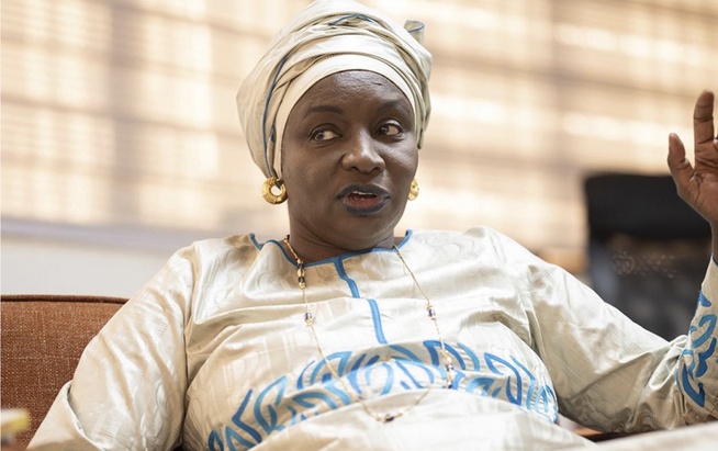 Bras de fer constitutionnel : Aminata Touré brandit la menace d'un référendum face aux députés